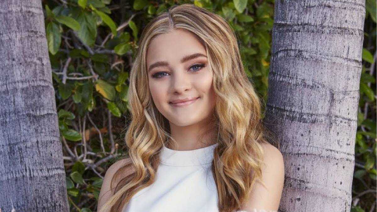 You are currently viewing Lizzy Greene Relationships: Everything That you Should